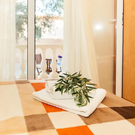 Right On The Cozy Apartment Halikounas