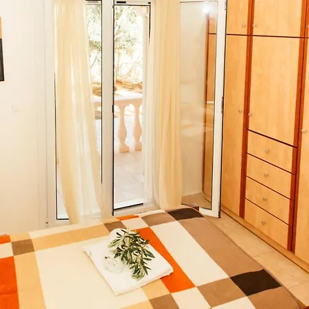 Right On The Cozy * Halikounas